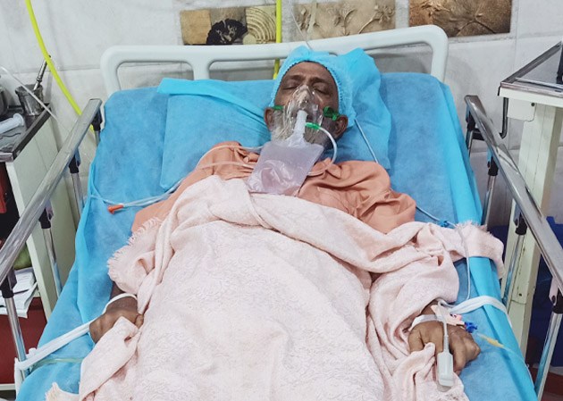 Cyril, 75-year-old, from Mumbai, is suffering from Brain Clot, Lung Damage and Hip Fracture. Your charity help will save his life. 